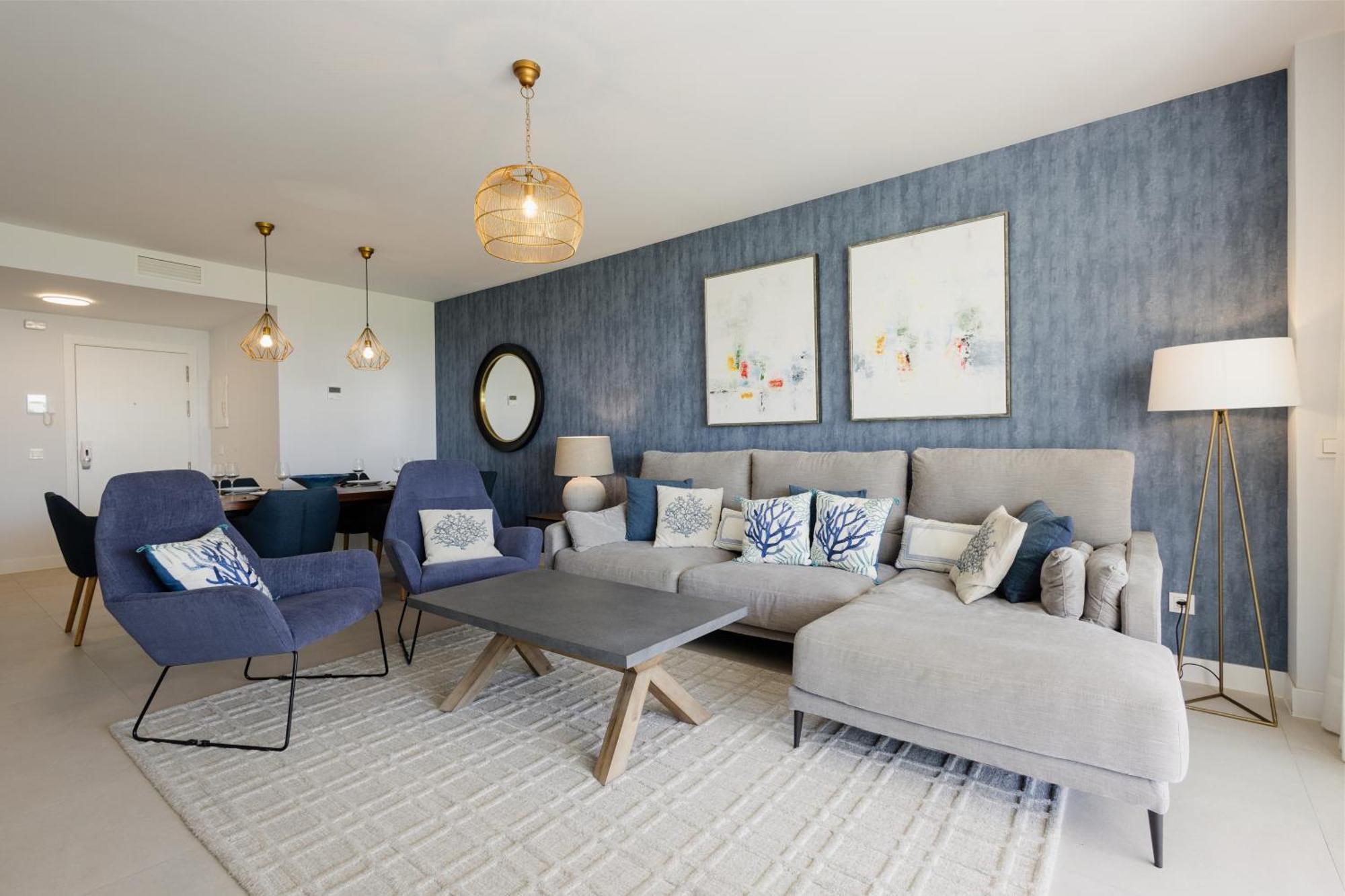 Luxurious 2 Bedroom Apartment Close To The Beach In เอสเตโปนา ภายนอก รูปภาพ